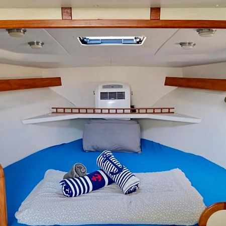 Cozy Private Two Rooms Yacht In Barcelona With Free Parking Sant Adria de Besos Εξωτερικό φωτογραφία