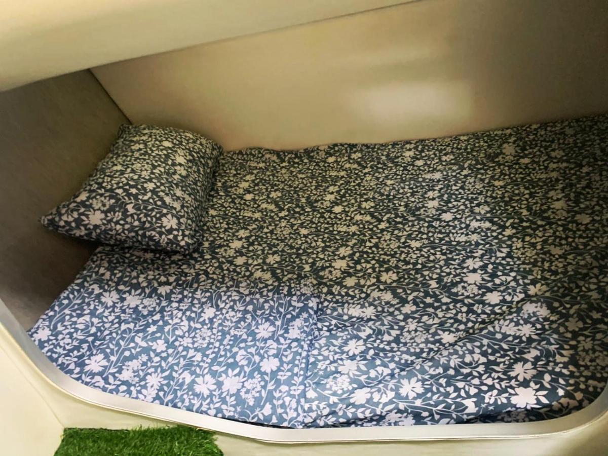 Cozy Private Two Rooms Yacht In Barcelona With Free Parking Sant Adria de Besos Εξωτερικό φωτογραφία