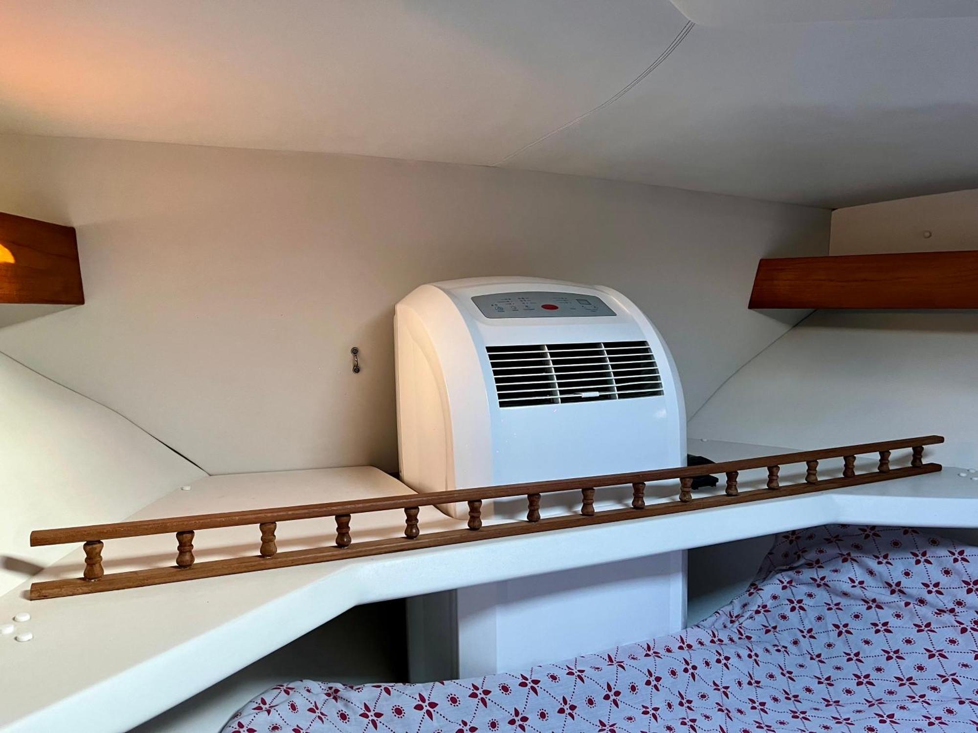 Cozy Private Two Rooms Yacht In Barcelona With Free Parking Sant Adria de Besos Εξωτερικό φωτογραφία